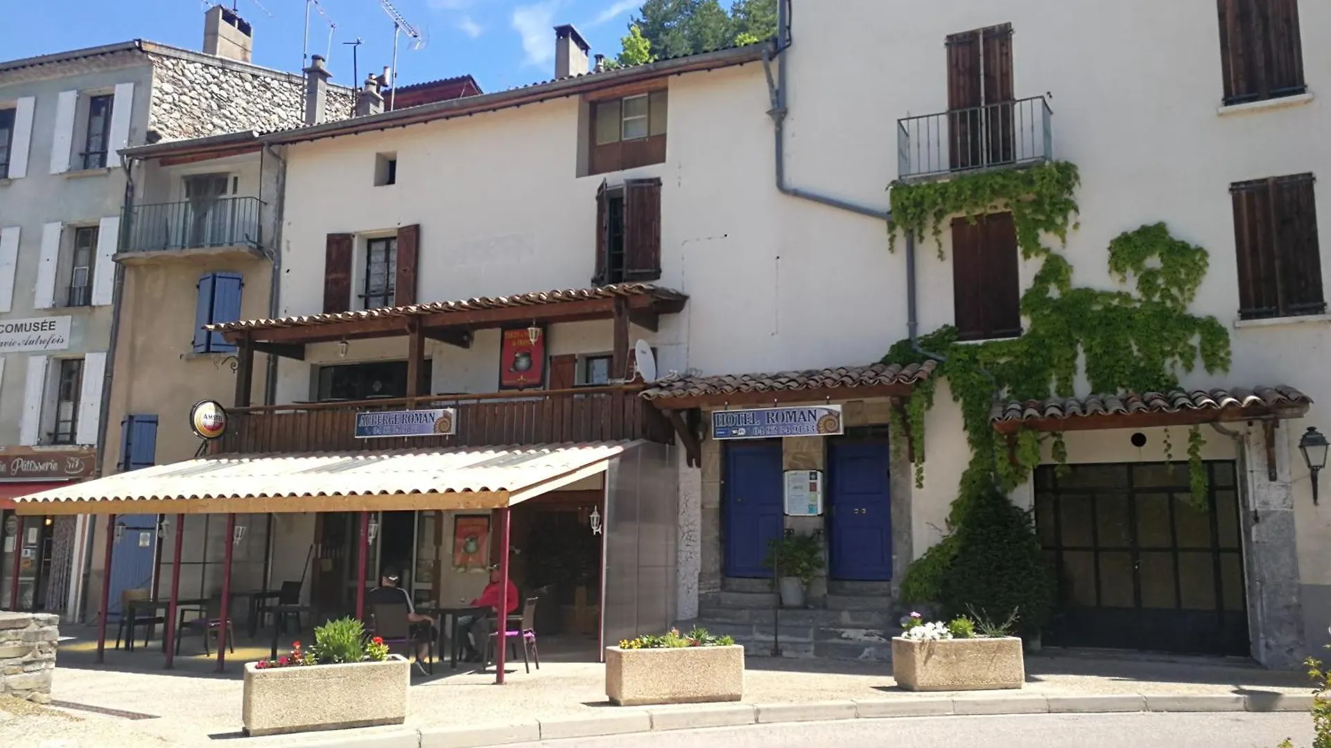*** Hotel Auberge Roman La Javie France